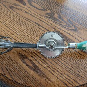 1923 Collectible Vintage Hand Egg Beater Mixer Green Wood Handle